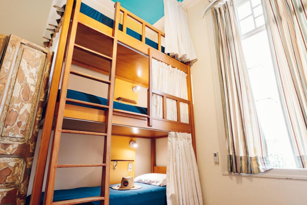 Single Bed 6-Bed Mixed Dormitory Room