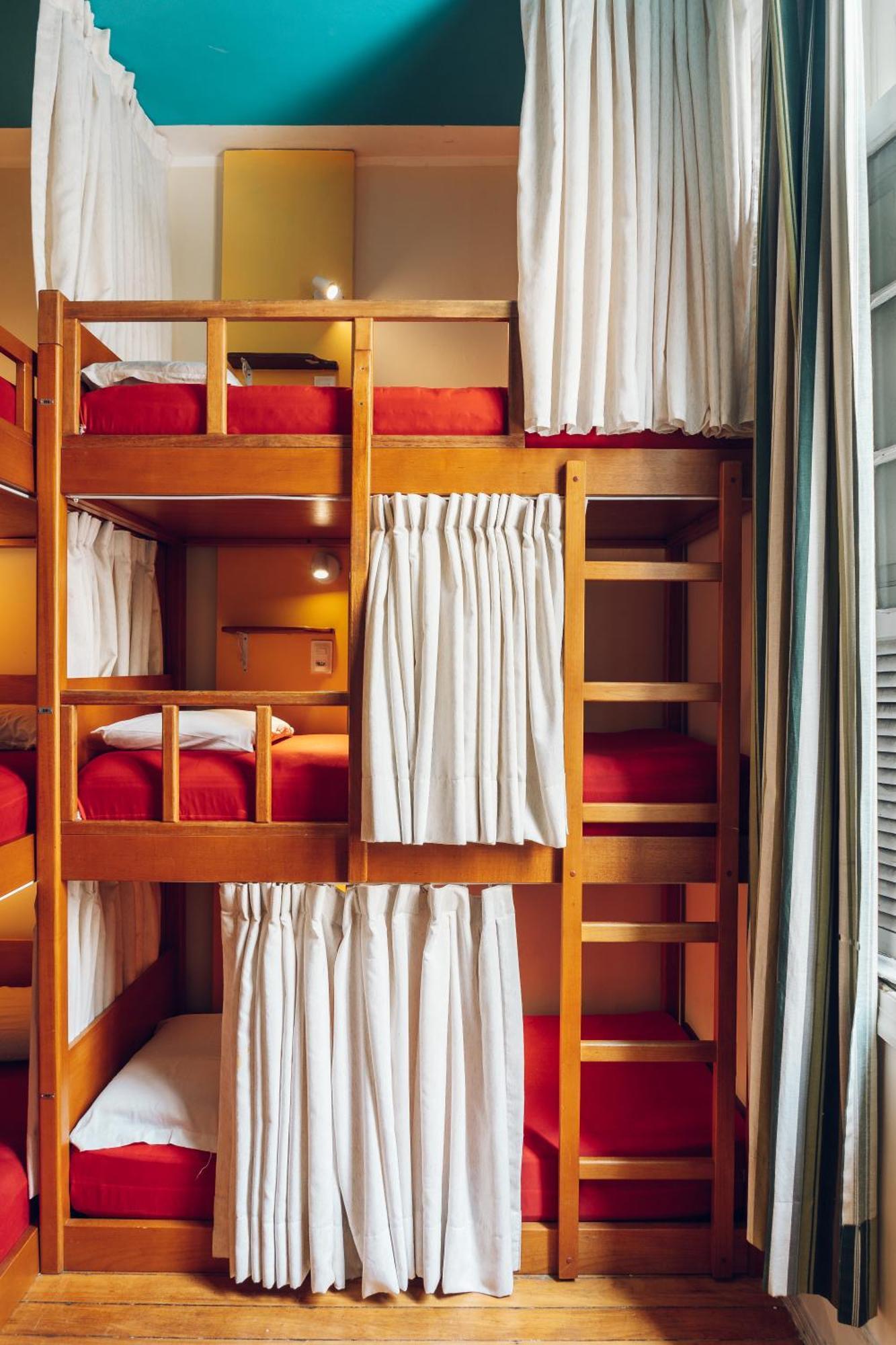 Single Bed 9-Bed Mixed Dormitory Room